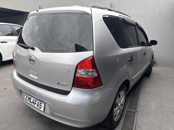 NISSAN LIVINA 1.6 NIGHT&DAY 16V FLEX 4P MANUAL NISSAN LIVINA 1.6 NIGHT&DAY 16V FLEX 4P MANUAL
